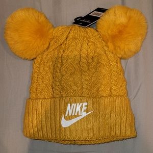 Nike yellow double pompom beanie 💛